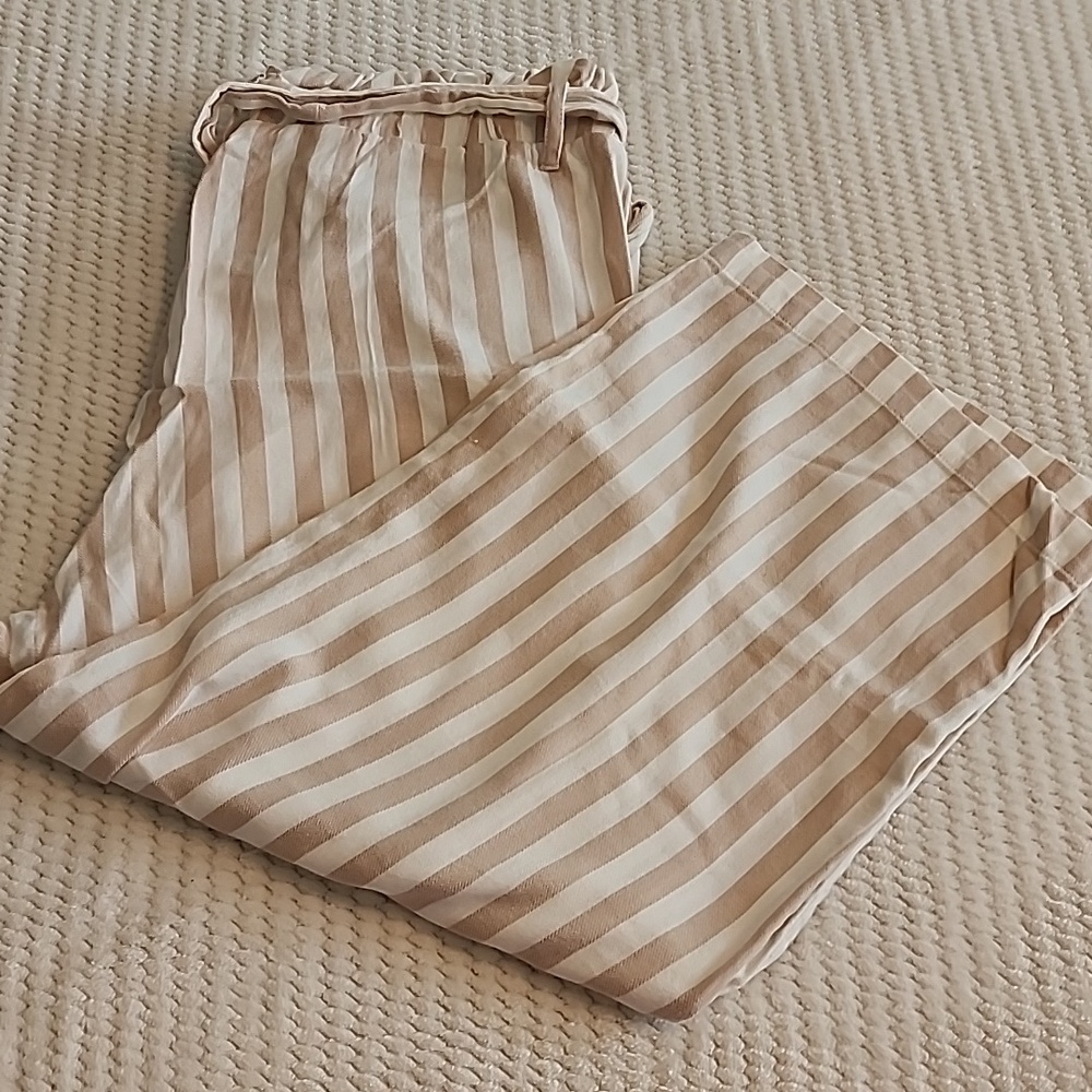 Fever Striped Cream/ Tan  Capri Pants